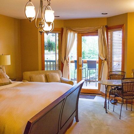 Tranquility Bay Waterfront Inn Sechelt Cameră foto